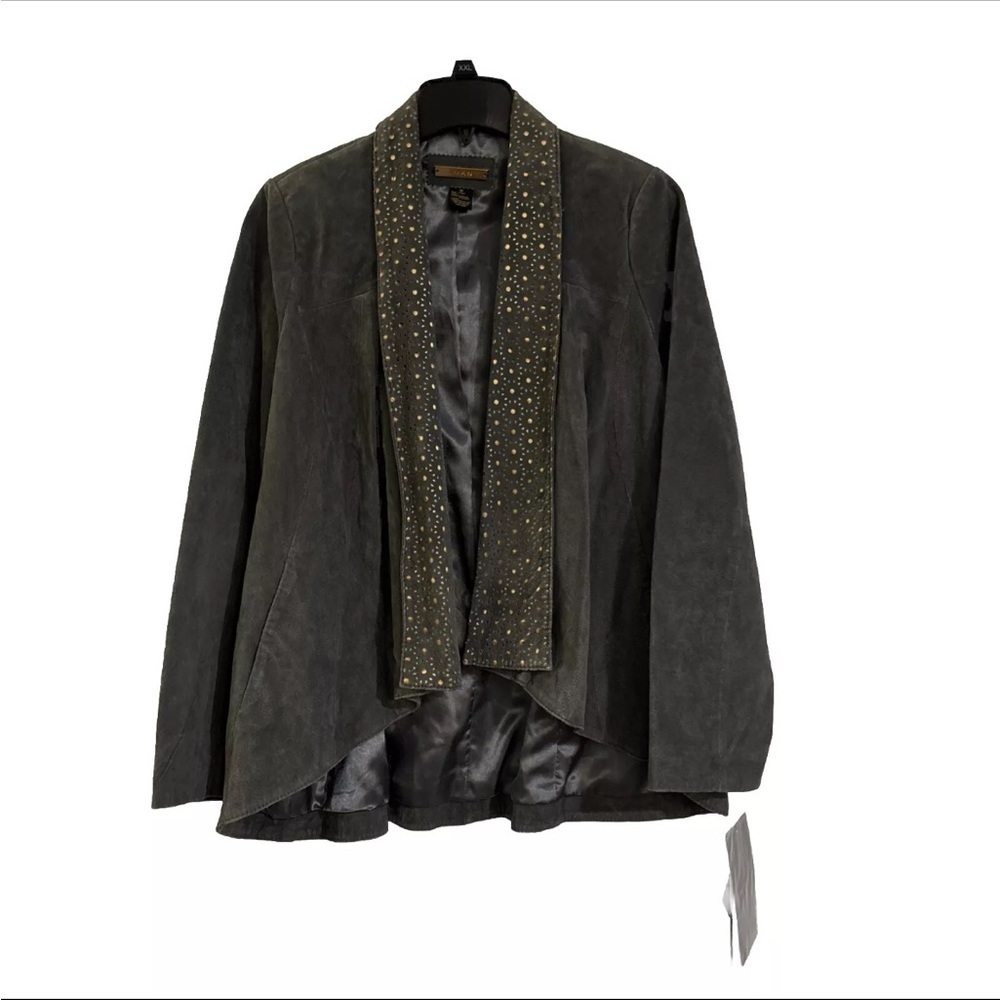IMAN NWT  grey suede jacket. Side pockets . Size medium